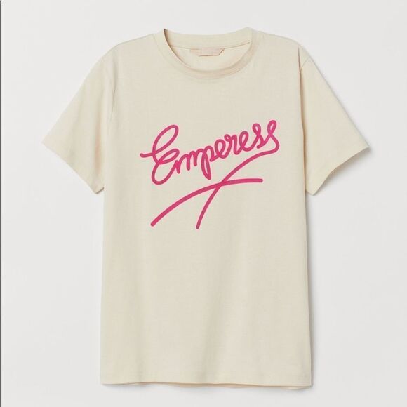 H&M Tops - 𝅺h&m t-shirt with motif at front. Size Xs. New.